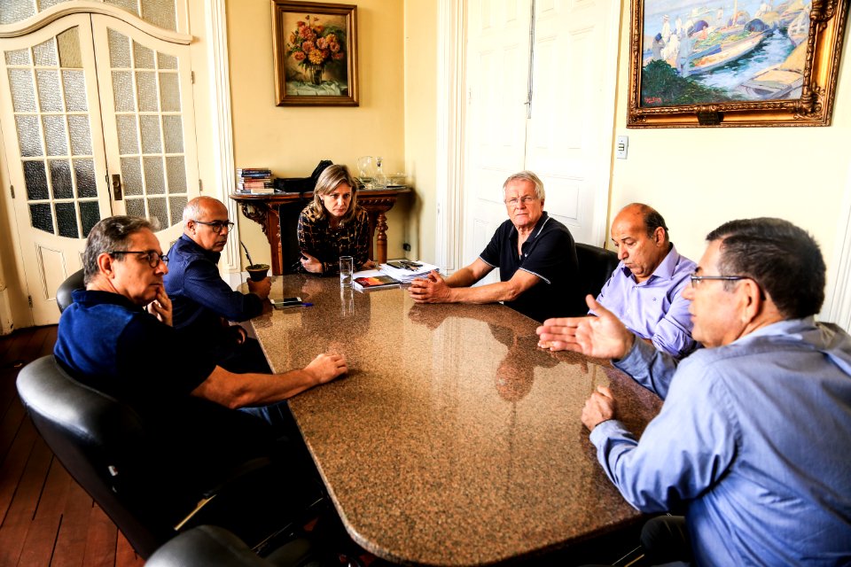 05.04.2018 - Prefeita Paula Mascarenhas durante reunião com equipe do Plano de Mobilidade - Foto: Gustavo Vara