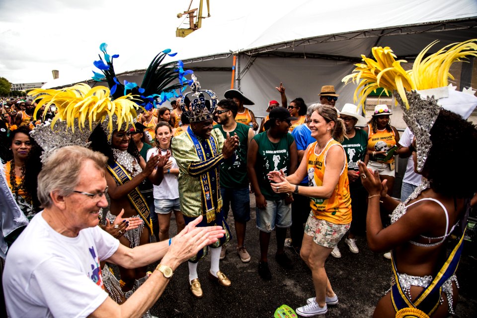 10.02.2018 - Prefeita Paula Mascarenhas e o vice Idemar Barz durante o primeiro dia do Carnaval 2018 - Foto: Gustavo Vara