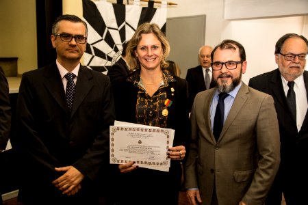 06.12.2018 - Prefeita Paula Mascarenhas recebe a medalha Tiradentes no Palácio da Policia em Porto Alegre - Foto: Gustavo Vara