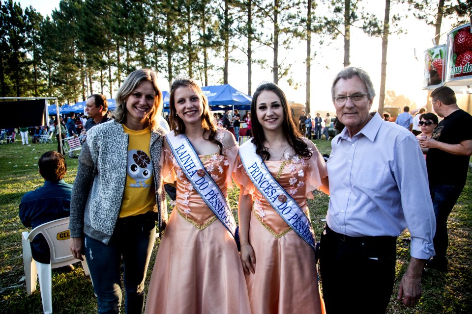 12.11.2017 - 1ª Festa do Morango é atração na comunidade do Redentor, na Estrada da Gama, localizada no Monte Bonito. Com a presença do secretário muncipal Jair Seidel, vice prefeito Idemar Barz e a prefeita Paula Mascarenhas