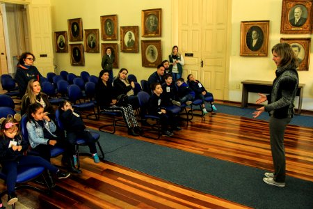 22.06.2018 - Prefeita Paula Mascarenhas recebe visita das crianças da Escola Criança Amada - 14 crianças - atividade da letras - letra P - Foto: Gustavo Vara