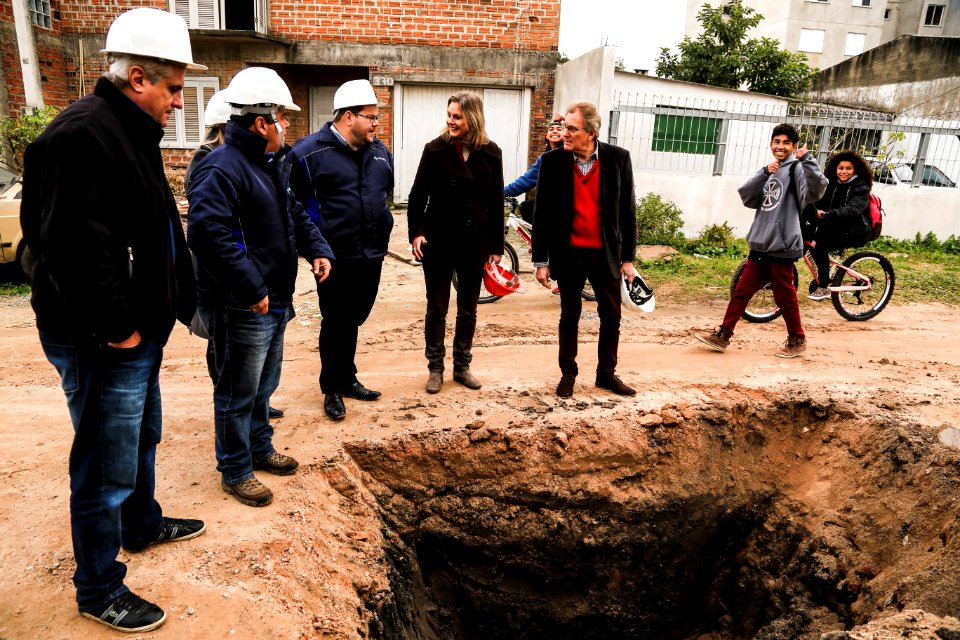 04.07.2018 - Prefeita Paula Mascarenhas e o vice Idemar Barz em visita às obras do Sanep - Foto: Gustavo Vara