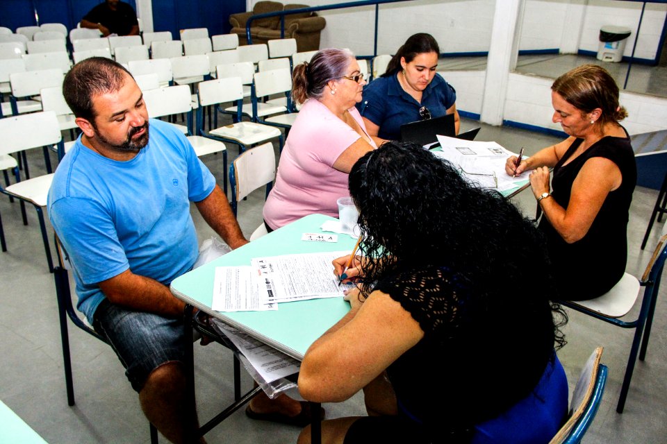 18.01.2018 - Prefeitura inicia cadastro social das famílias para a regularização fundiária do bairro Pestano