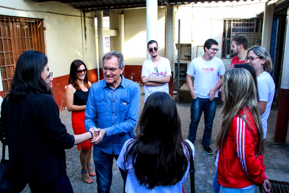 24.11.2017 - Prefeito em exercício Idemar Barz na Inauguração do cantinho de convivência da Escola Municipal Ferreira Viana
