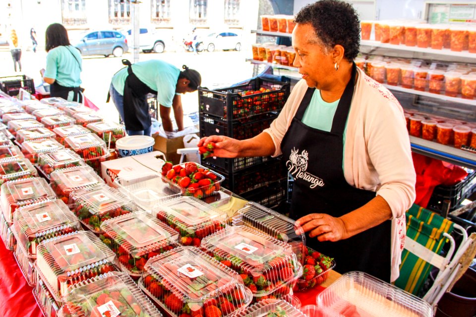 06.11.2017 - Banca de Morangos no Largo do Mercado - Feira do Morango