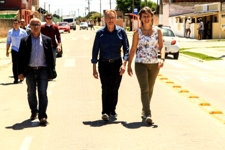 07.12.2017 - Prefeita Paula Mascarenhas e o vice Idemar Barz durante entrega das Ruas 04 e 29 do Bairro Dunas