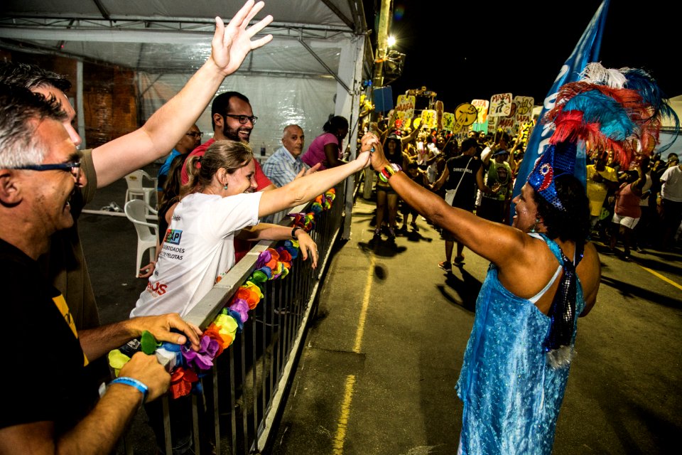 10.02.2018 - Prefeita Paula Mascarenhas e o vice Idemar Barz durante o primeiro dia do Carnaval 2018 - Foto: Gustavo Vara
