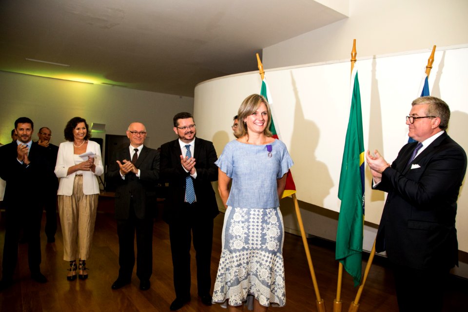 28.02.2018 - Porto Alegre/RS - Prefeita Paula Mascarenhas recebe comenda da Ordem das Palmas Acadêmicas na Fundação Iberê Camargo - Foto: Gustavo Vara