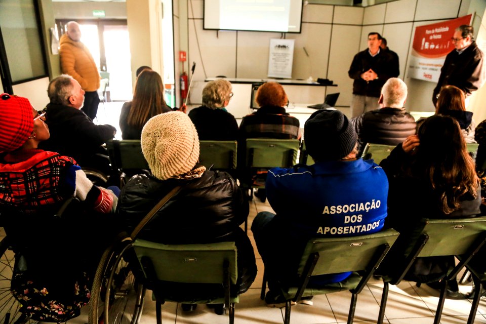 10.07.2018 - Consulta sobre o Plano de Mobilidade Urbana de Pelotas com idosos e cadeirantes - Foto: Gustavo Vara