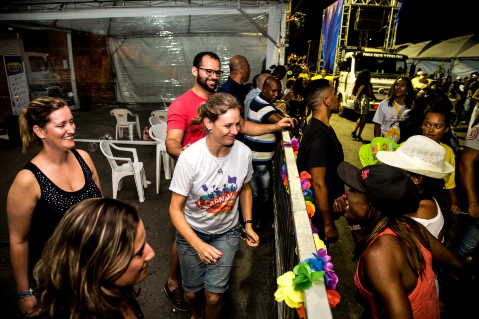 10.02.2018 - Prefeita Paula Mascarenhas e o vice Idemar Barz durante o primeiro dia do Carnaval 2018 - Foto: Gustavo Vara