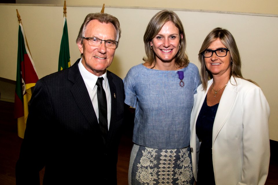 28.02.2018 - Porto Alegre/RS - Prefeita Paula Mascarenhas recebe comenda da Ordem das Palmas Acadêmicas na Fundação Iberê Camargo - Foto: Gustavo Vara
