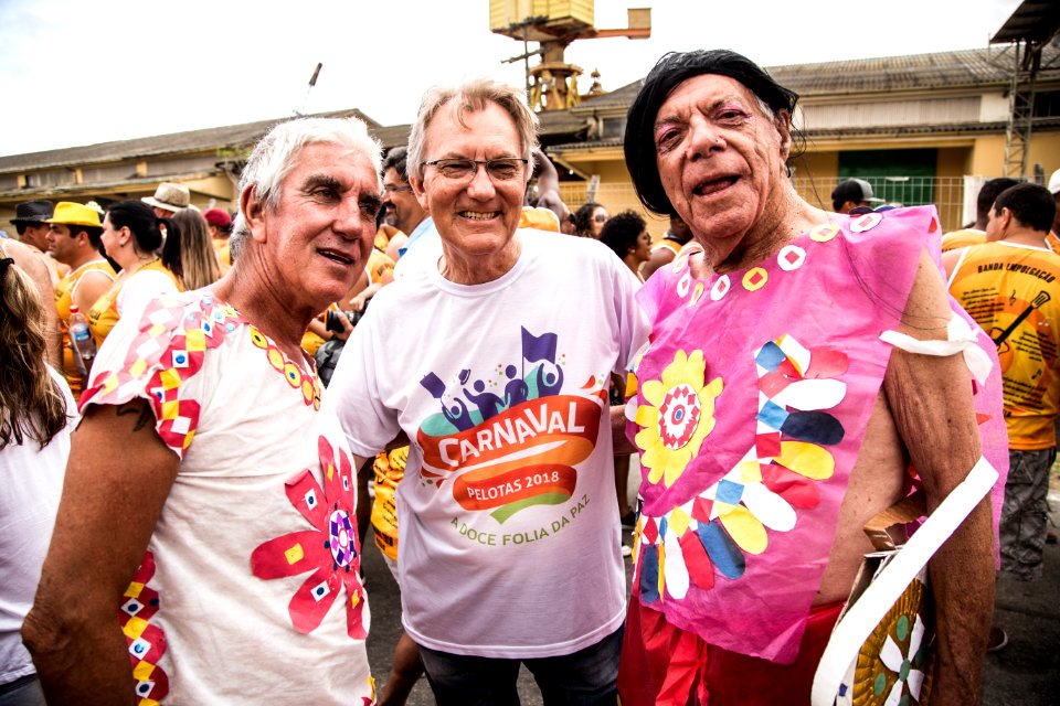 10.02.2018 - Prefeita Paula Mascarenhas e o vice Idemar Barz durante o primeiro dia do Carnaval 2018 - Foto: Gustavo Vara