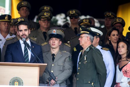 18.11.2019 - Porto Alegre/RS  - Prefeita Paula Mascarenhas é homenageada com a medalha 'Serviços Distintos' na cerimônia de passagem de comando-geral da Brigada Militar. Coronel Ikeda passa o comando para o coronel Rodrigo Mohr Picon - Foto: Gustavo Vara