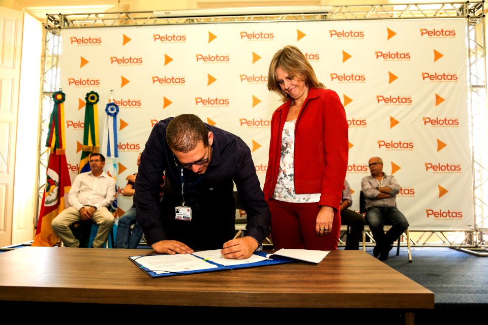 12.04.2018 - Prefeita Paula Mascarenhas durante assinatura de convênio do Plano de Mobilidade - Foto: Gustavo Vara