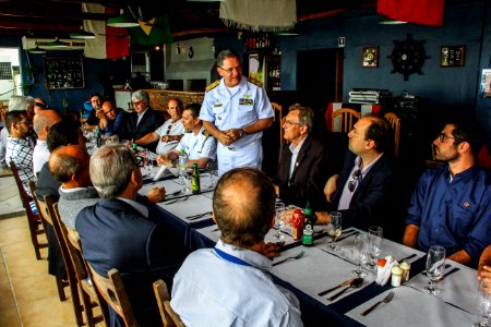 24.11.2017 - Prefeito em exercício Idemar Barz em reunião almoço com o vice-almirante Victor Cardoso Gomes - Fotos: Marcel Avila