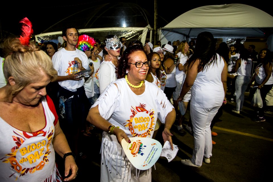 12.02.2018 - Bloco da Paz desfila na Passarela do Samba no Porto de Pelotas - Foto: Gustavo Vara