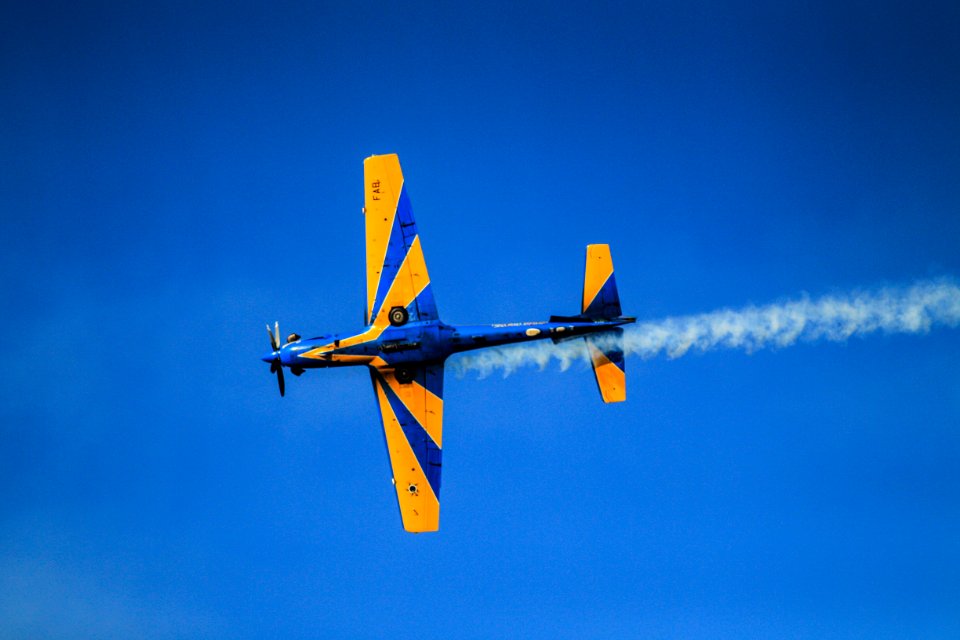 18.04.2018 - Apresentação da Esquadrilha da Fumaça em comemoração aos 100 anos do 9ª Batalhão de Infantaria Motorizada em Pelotas e pela passagem do Dia do Exército - Foto: Gustavo Vara