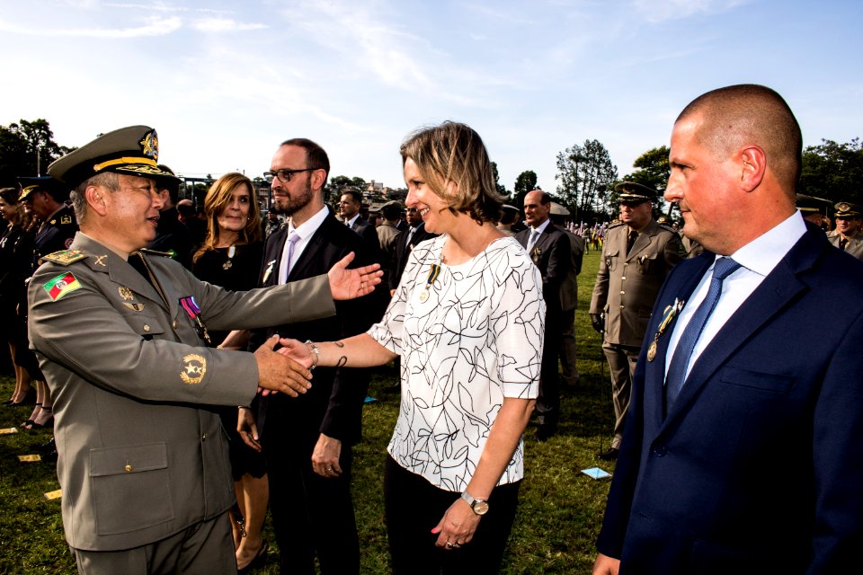 18.11.2019 - Porto Alegre/RS  - Prefeita Paula Mascarenhas é homenageada com a medalha 'Serviços Distintos' na cerimônia de passagem de comando-geral da Brigada Militar. Coronel Ikeda passa o comando para o coronel Rodrigo Mohr Picon - Foto: Gustavo Vara