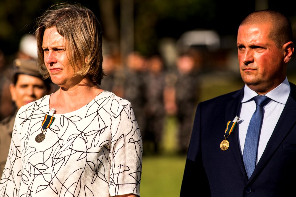 18.11.2019 - Porto Alegre/RS  - Prefeita Paula Mascarenhas é homenageada com a medalha 'Serviços Distintos' na cerimônia de passagem de comando-geral da Brigada Militar. Coronel Ikeda passa o comando para o coronel Rodrigo Mohr Picon - Foto: Gustavo Vara