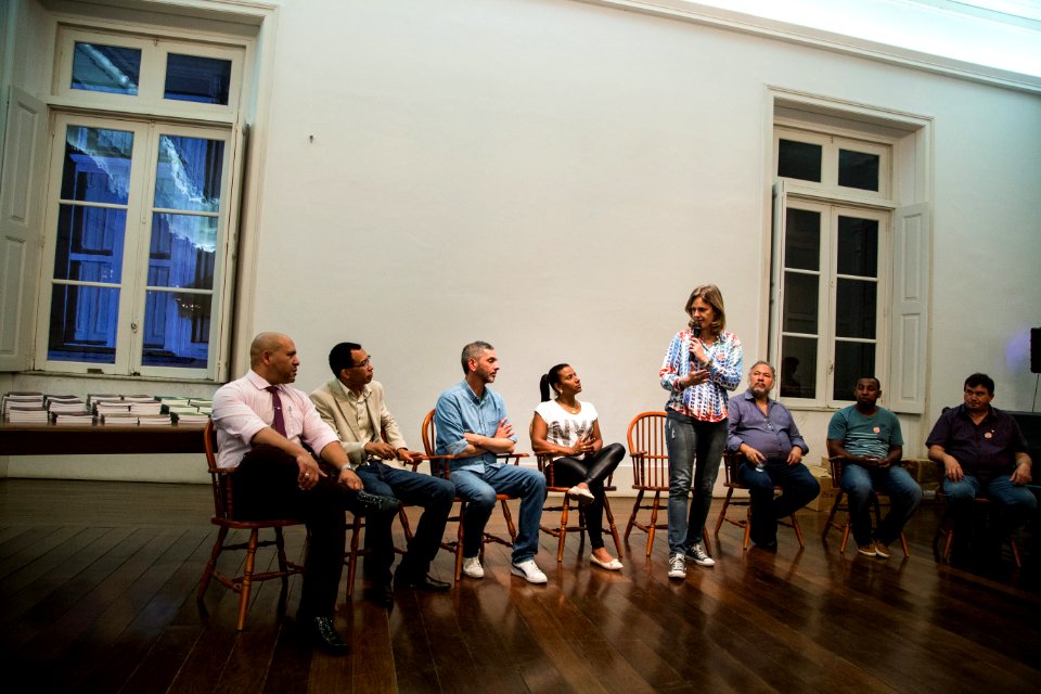 13.11.2017 - Prefeita Paula Mascarenhas prestigia o lançamento dos livros da Fundação Palmares na Bibliotheca Pública Pelotense