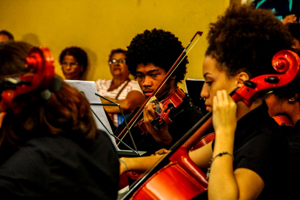 18.01.2018 - Orquestra de Câmara do Sesc/MG se apresenta na Rodoviária de Pelotas