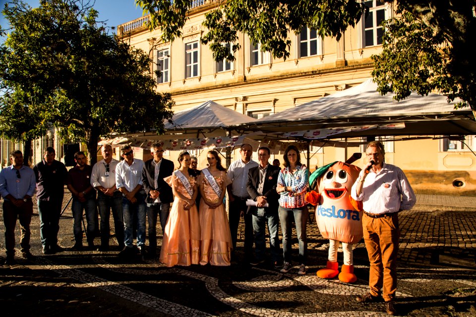 Abertura IV Quinzena do Pêssego