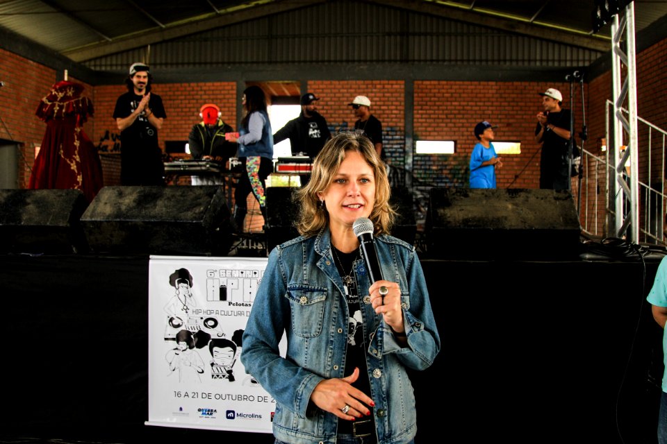 28.10.2017 - Prefeita Paula Mascarenhas durante encerramento da Semana do Hip Hop no Navegantes