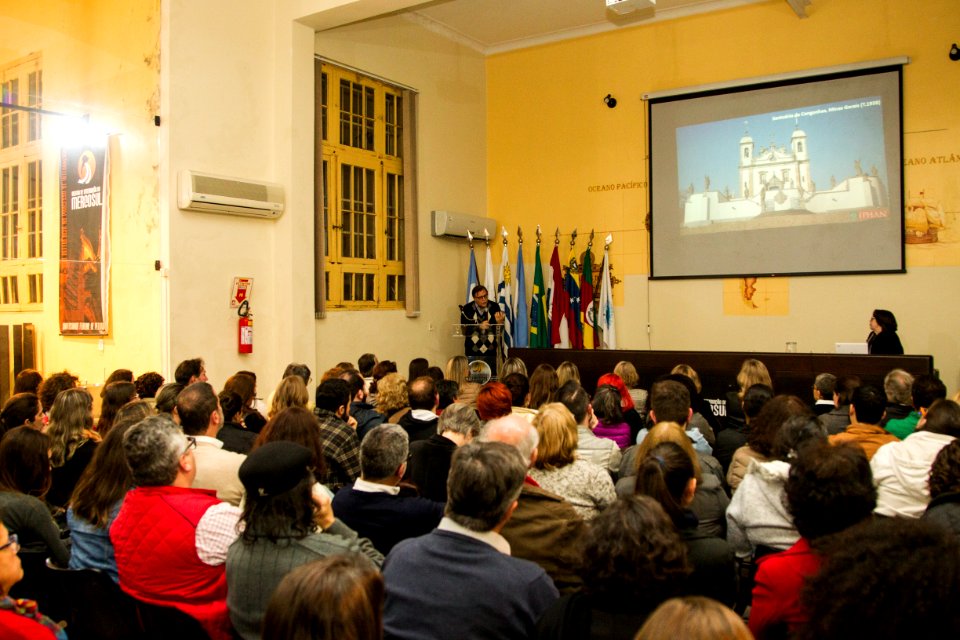 05.09.2018 - Prefeita Paula Mascarenhas prestigia a palestra de Andrey Schlee sobre tombamento do Iphan - Foto: Gustavo Vara