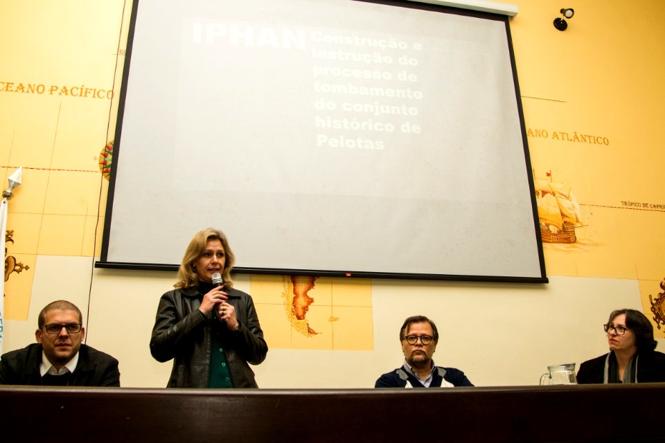 05.09.2018 - Prefeita Paula Mascarenhas prestigia a palestra de Andrey Schlee sobre tombamento do Iphan - Foto: Gustavo Vara