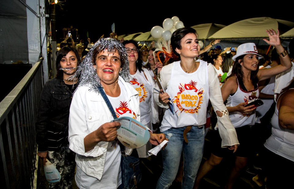 12.02.2018 - Bloco da Paz desfila na Passarela do Samba no Porto de Pelotas - Foto: Gustavo Vara