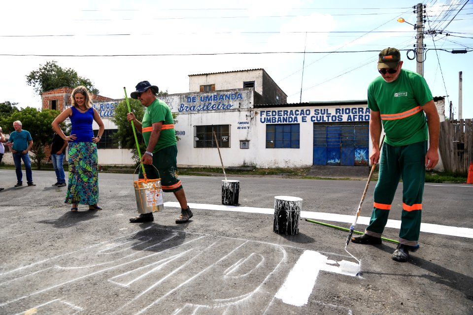05.02.2018 - Prefeita Paula Mascarenhas durante entrega da rua Xavier Ferreira