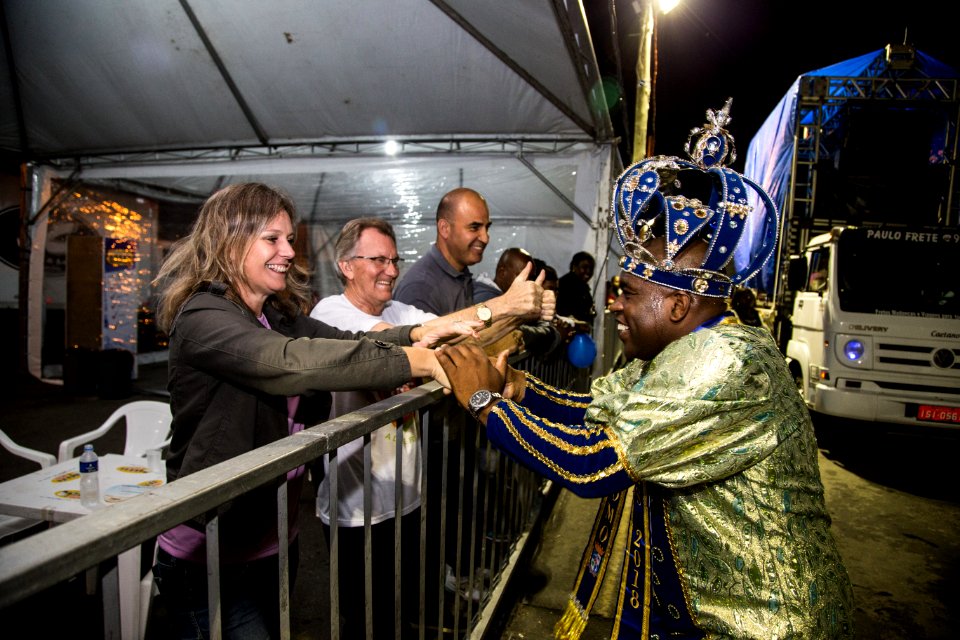 12.02.2018 - Prefeita Paula Mascarenhas e o vice Idemar Barz no segundo dia do Carnaval 2018 - Foto: Gustavo Vara