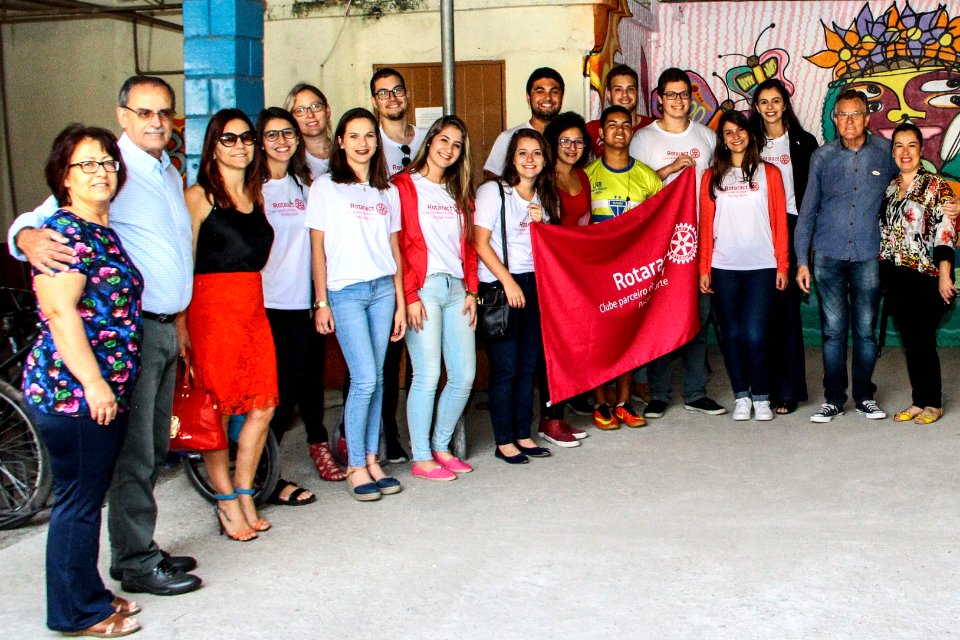 24.11.2017 - Prefeito em exercício Idemar Barz na Inauguração do cantinho de convivência da Escola Municipal Ferreira Viana
