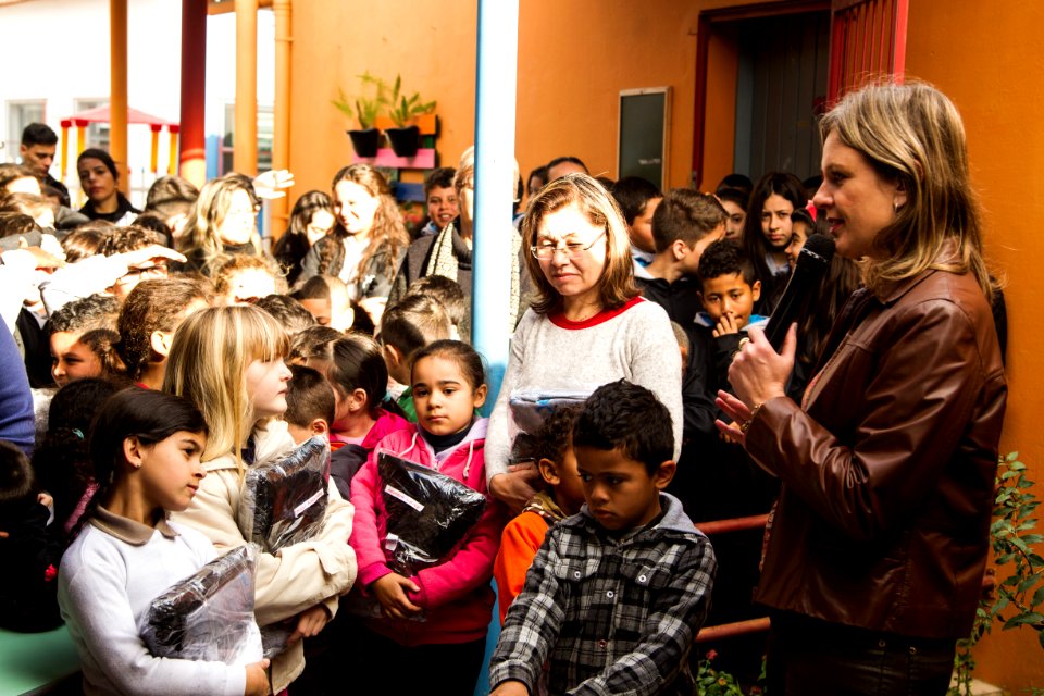 21.06.2018 -  Entrega dos novos uniformes na Escola Joaquim Nabuco e assinatura da ordem de serviço da construção de passarela coberta para EMEF Joaquim Nabuco - Foto: Gustavo Vara