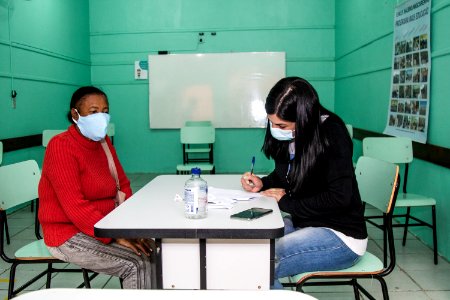 03.05.2021 -  2ª dose para idosos de 71 anos nas escolas - Foto Michel Corvello
