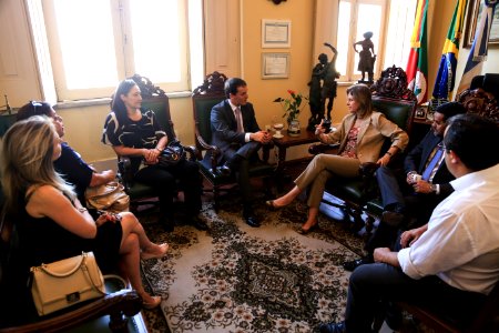 15.12.2017 - Prefeita Paula Mascarenhas durante reunião com o procurador-geral de Justiça do Rio Grande do Sul, Fabiano Dallazen