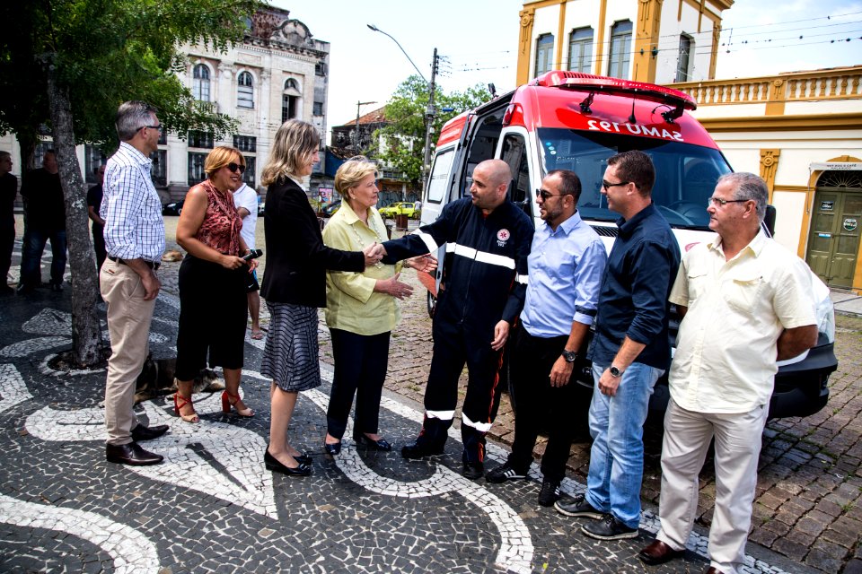 12.02.2018 - Prefeita Paula Mascarenhas durante entrega de ambulâncias do SAMU com a Senadora Ana Amélia Lemos - Foto: Gustavo Vara