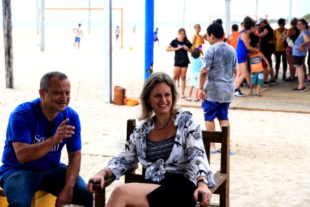 29.12.2017 - Prefeita Paula Mascarenhas durante visita e entrega da reforma do trapiche da praia do Laranjal