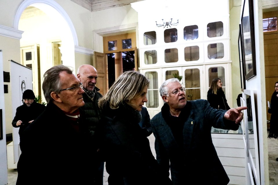 05.07.2019 - Prefeita Paula Mascarenhas e o vice Idemar Barz prestigiam a abertura da exposição fotográfica ‘Bernardo de Souza em dois tempos’ em homenagem ao ex-prefeito, com imagens do fotógrafo Gustavo Vara - Foto: Michel Corvello