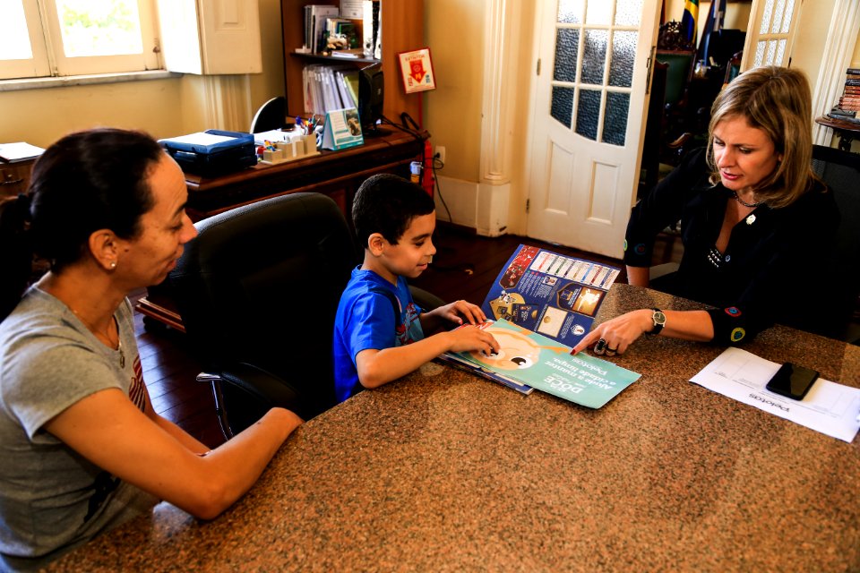 09.04.2018 - Prefeita Paula Mascarenhas recebe o aluno Pedro Henrique da Escola Mariana Eufrasia - Foto: Gustavo Vara