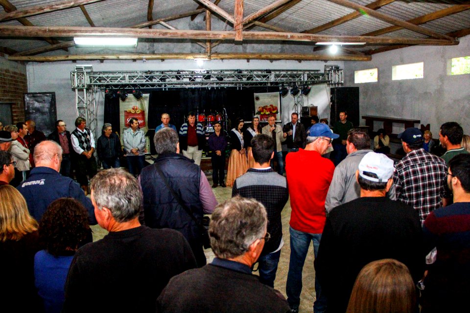 25.11.2017 - Prefeito em exercício Idemar Barz na abertura da Colheita do Pêssego 2017
