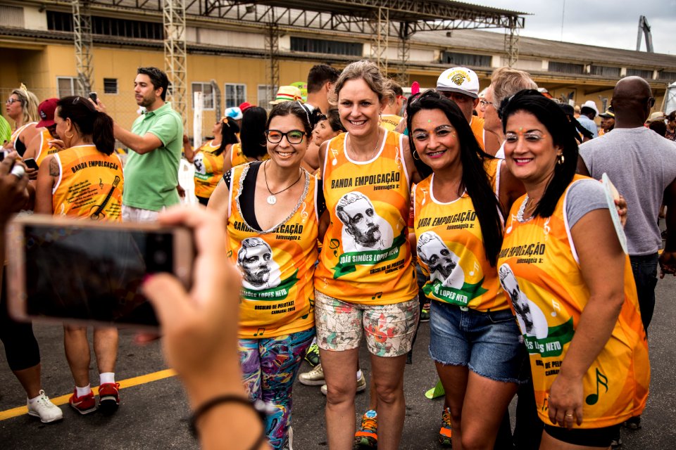 10.02.2018 - Prefeita Paula Mascarenhas e o vice Idemar Barz durante o primeiro dia do Carnaval 2018 - Foto: Gustavo Vara
