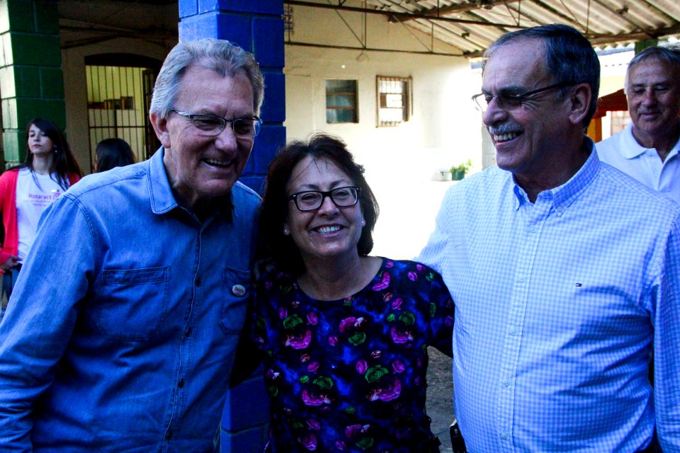 24.11.2017 - Prefeito em exercício Idemar Barz na Inauguração do cantinho de convivência da Escola Municipal Ferreira Viana