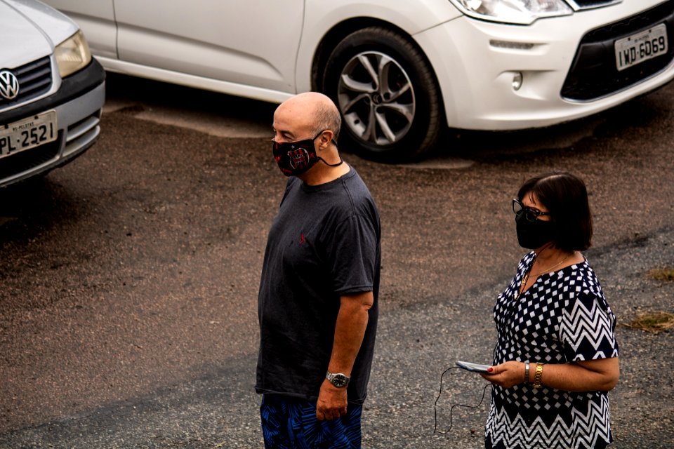 11.04.2021 - Drive-thru de vacinação para idosos com 61 anos - Foto Michel Corvello