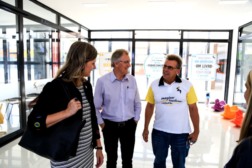 22.02.2018 - Prefeita Paula Mascarenhas e o vice Idemar Barz durante visita à Escola Santa Mônica - Foto: Gustavo Vara