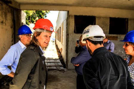 01.11.2017 - Prefeita Paula Mascarenhas e vice Idemar Barz em visita à obra da UBS Virgílio Costa