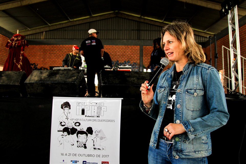 28.10.2017 - Prefeita Paula Mascarenhas durante encerramento da Semana do Hip Hop no Navegantes