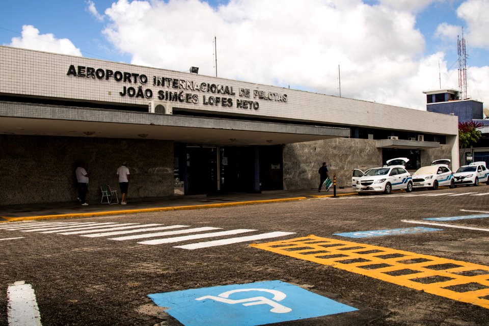 07.04.2021 - Aeroporto Internacional de Pelotas João Simões Lopes Neto - Foto Michel Corvello