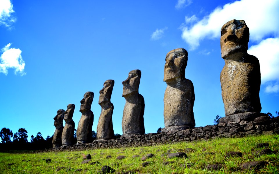 Plataforma Ceremonial Ahu Akivi - Isla de Pascua