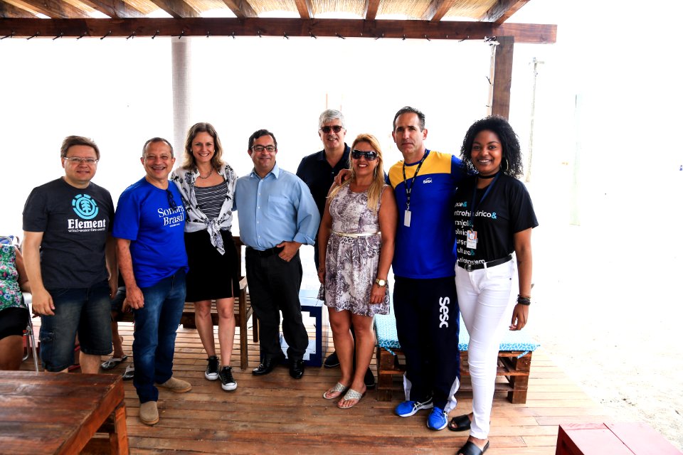 29.12.2017 - Prefeita Paula Mascarenhas durante visita e entrega da reforma do trapiche da praia do Laranjal